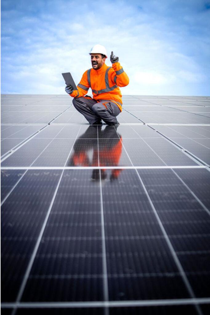 Man som byggt solcellslösning